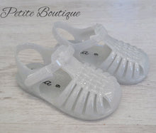 Load image into Gallery viewer, White glitter jelly sandals
