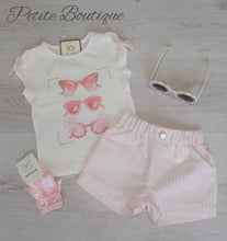 Load image into Gallery viewer, Caramelo pink sunglasses top, short set comes with sunglasses