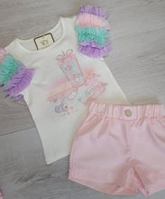 Load image into Gallery viewer, Caramelo tutu sleeve top &amp; short set includes drinks cup