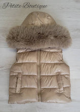 Load image into Gallery viewer, Padded body warmer with detachable faux fur hood ❄️ - Irish cream