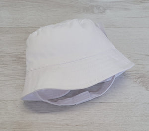 White bucket sun hat with strap