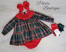 Load image into Gallery viewer, Spanish green tartan with matching pants