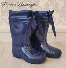 Load image into Gallery viewer, Navy ribbon wellies