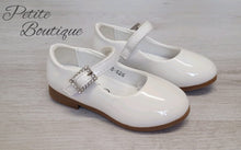 Load image into Gallery viewer, Girls white patent diamanté buckle shoesh