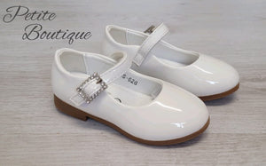 Girls white patent diamanté buckle shoesh