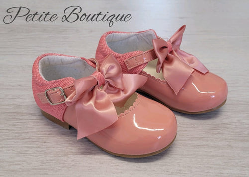 Rose pink patent glitter back/bow shoes