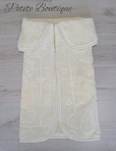 Load image into Gallery viewer, Spanish cream mink wrap/blanket