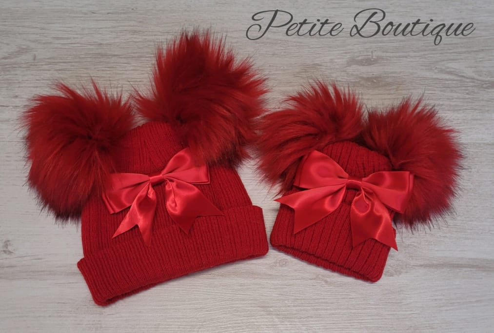 Red double pompom/bow hat