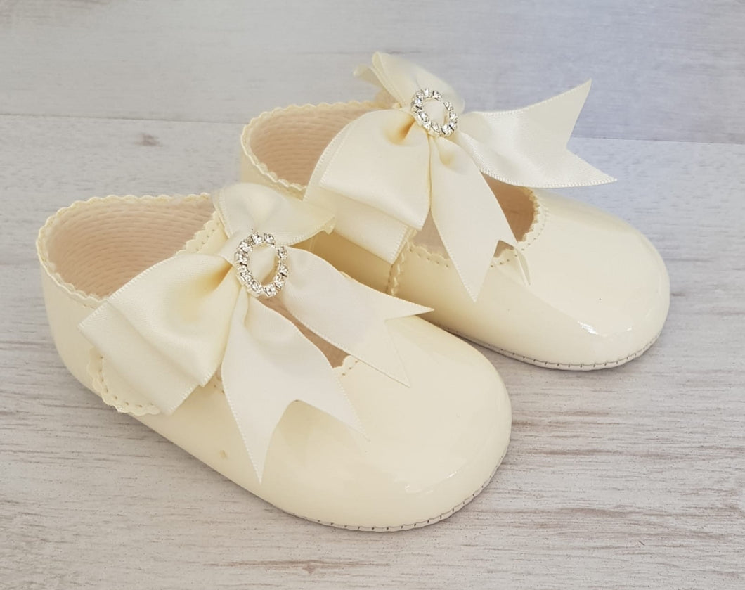 Cream diamante bow soft sole shoes