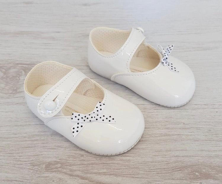 White patent polka dot bow soft sole shoes