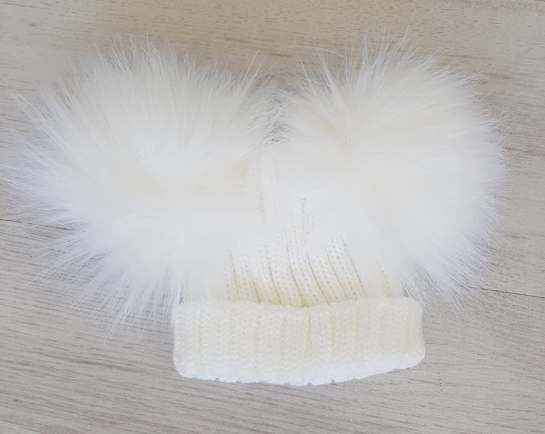 White faux fur double pompom hat