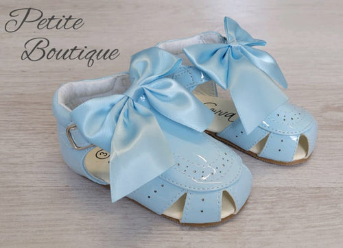 Baby blue bow patent sandals