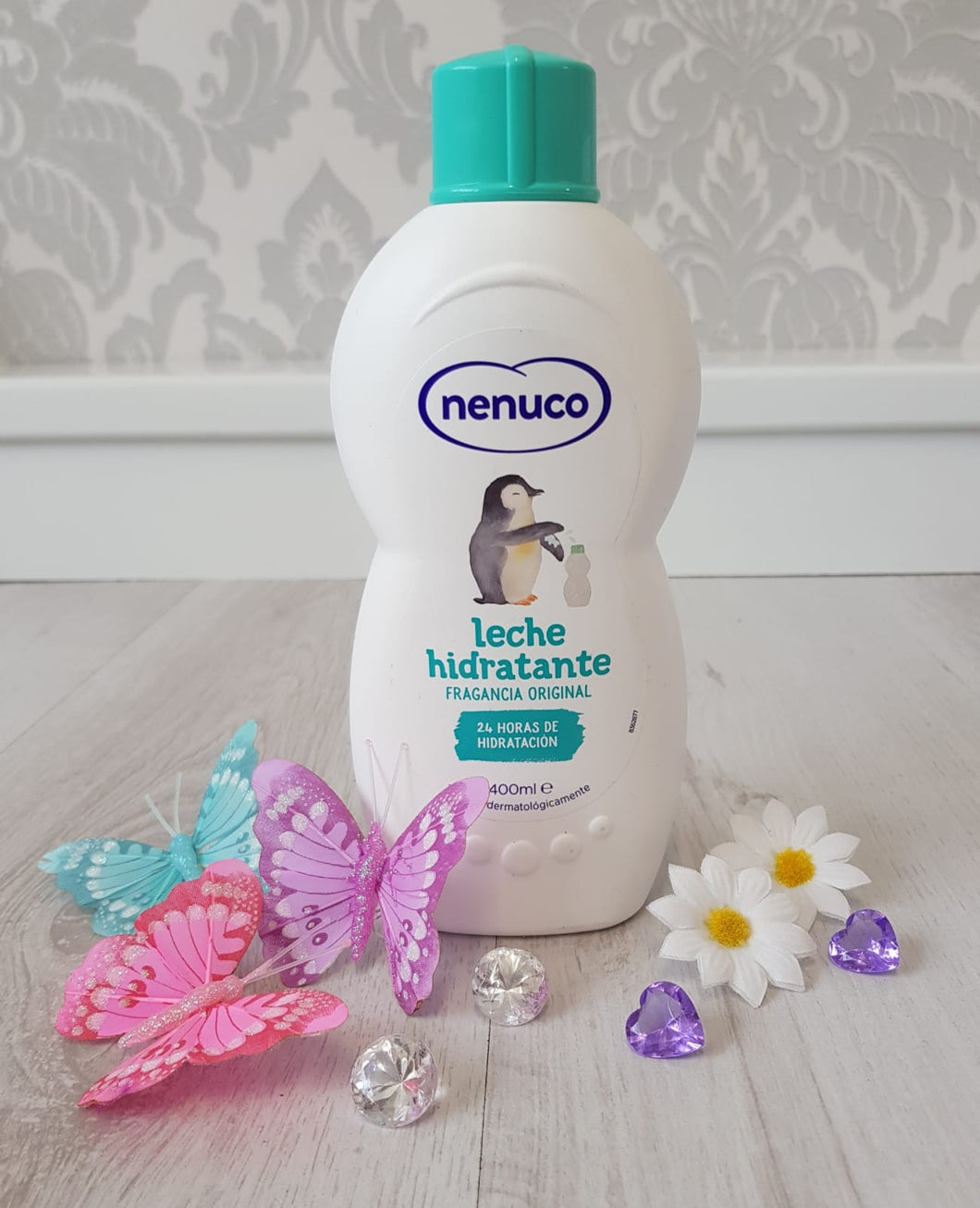 Nenuco moisturising milk 400ml 🍋