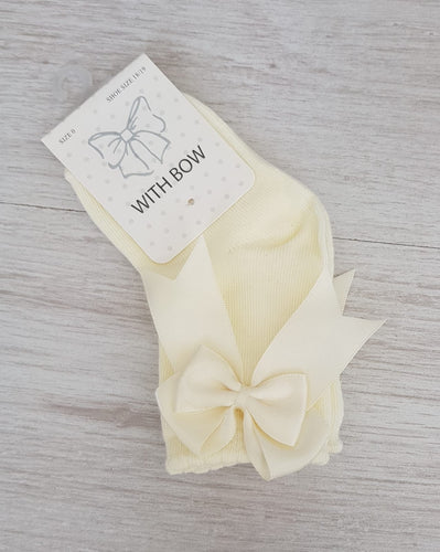 Cream ankle bow socks