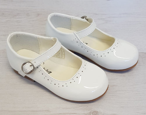 White patent shoes Maryjane style