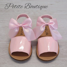 Load image into Gallery viewer, Pink bow sandals