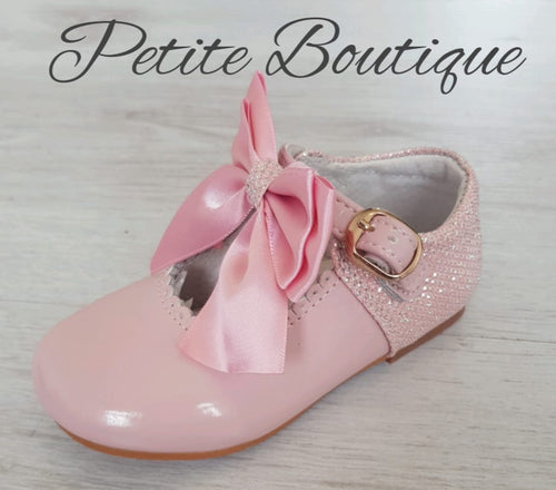 Spanish pink patent leather shoes