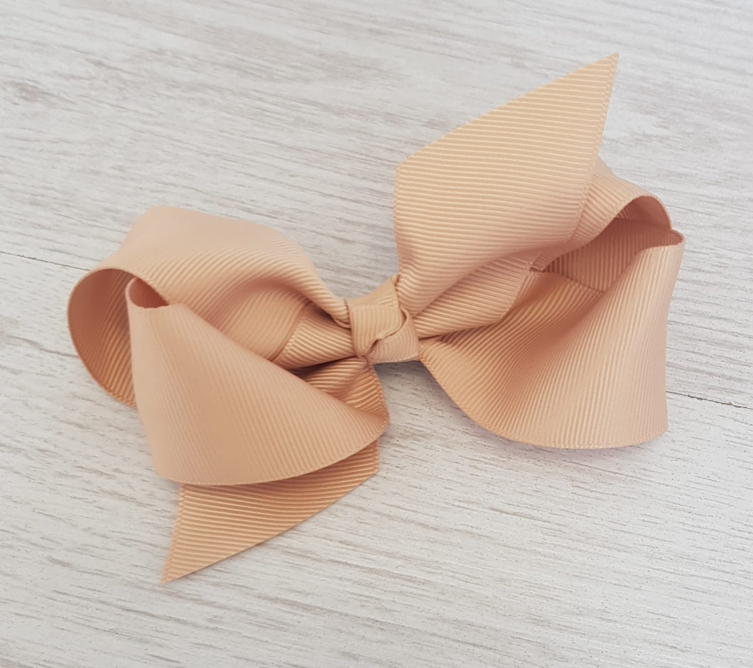 Camel hair bow