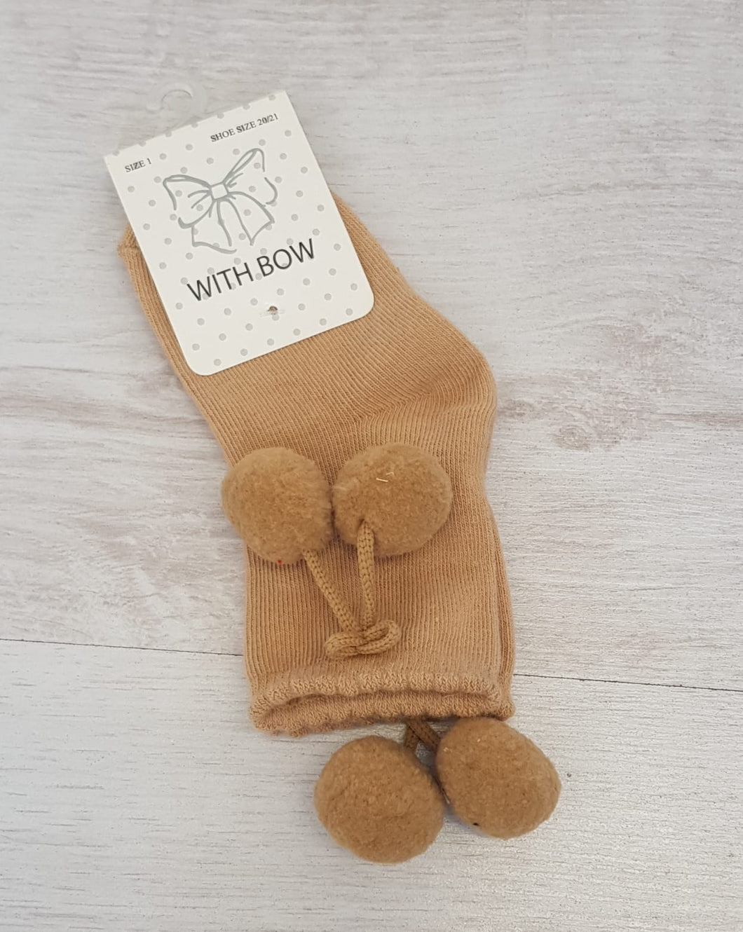 Camel ankle pompom socks
