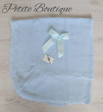 Load image into Gallery viewer, Spanish blue bow ribbon shawl